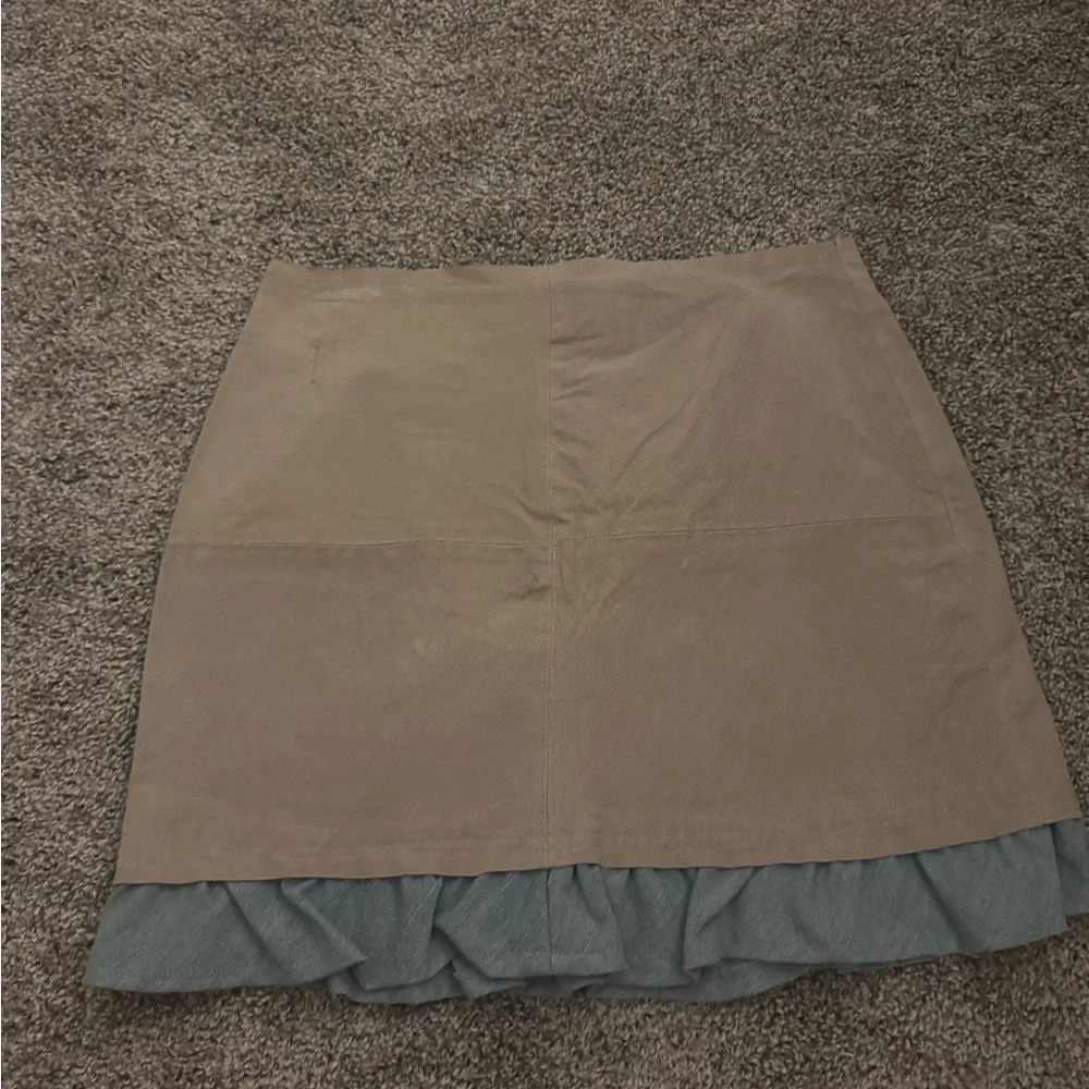 Vintage Leather Outer Edge Tan and Blue Ruffle Mini Skirt Size 7 - Picture 3 of 4